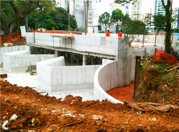 Canalização e implantação de reservatório na Bacia do Córrego Aclimação/Pedra Azul, São Paulo. 